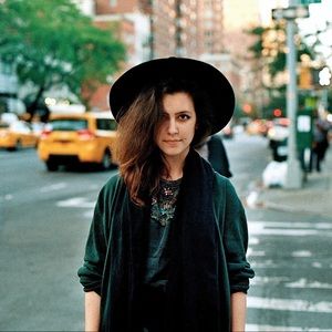 Meet your Posher, Ema